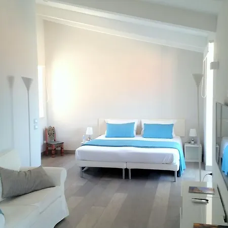 Couette-café Unique 3*