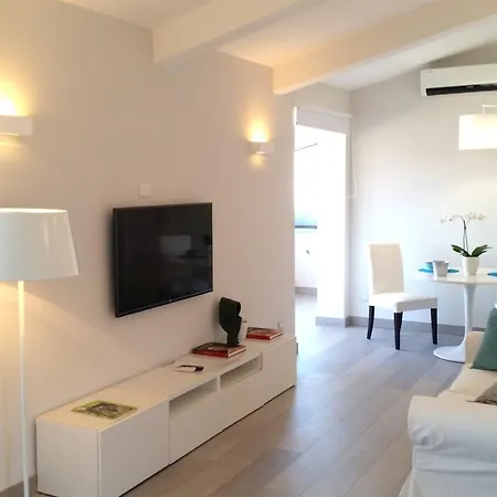 فندق مبيت وإفطار Unique 3*